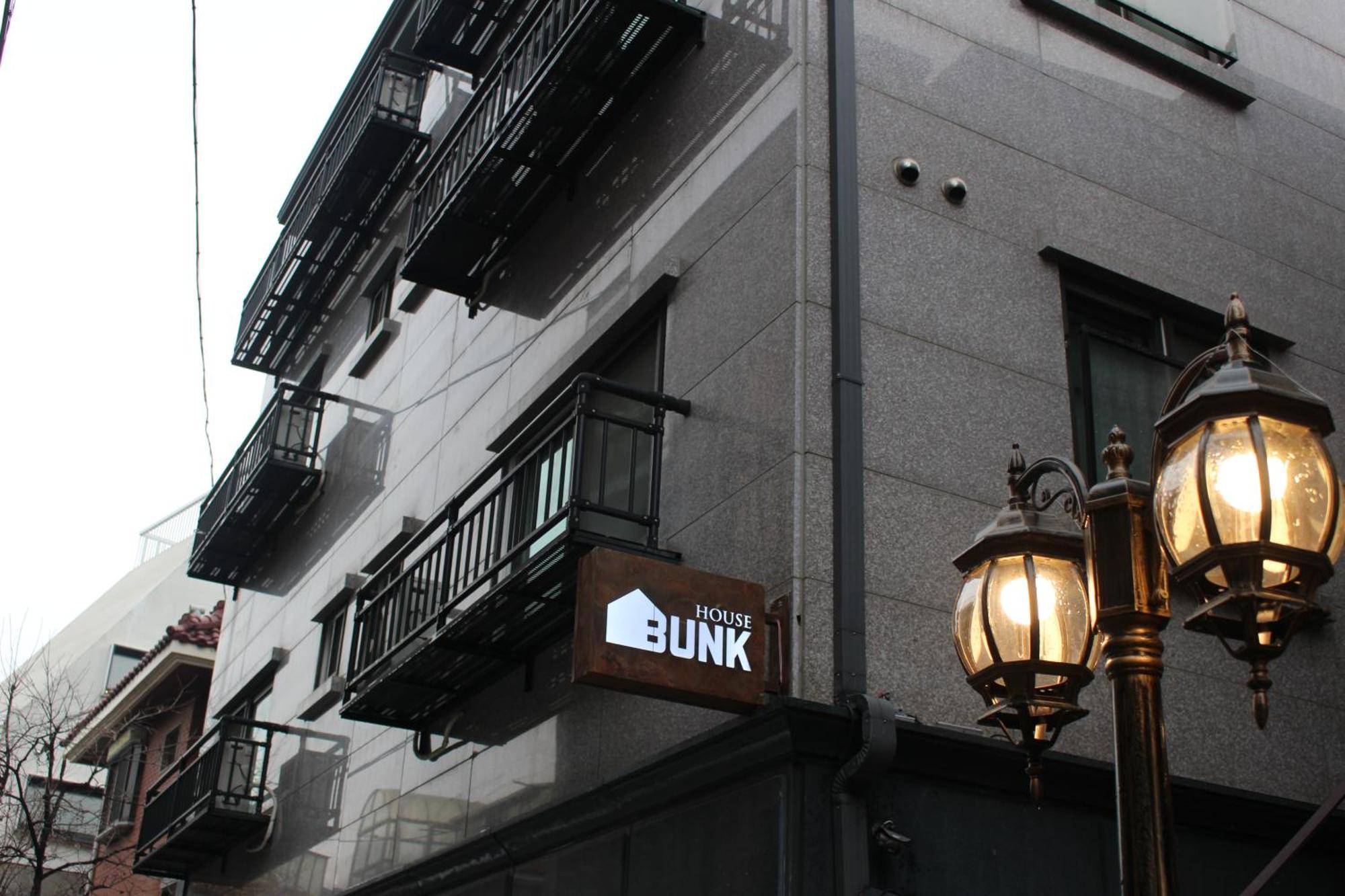 Bunk Guesthouse Hongdae2 Сеул Экстерьер фото